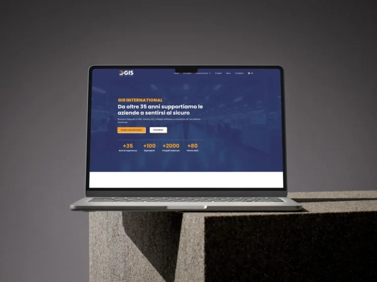 GIS International su un MacBook: home del sito